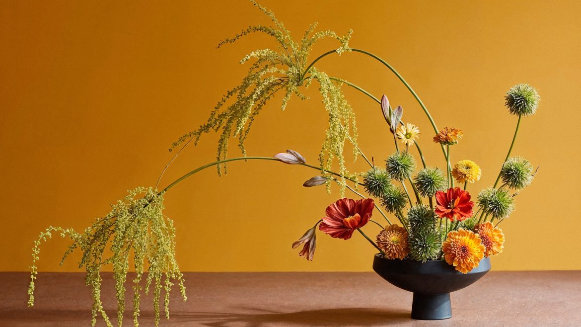 Ikebana: storia, significato e come creare composizioni floreali giapponesi